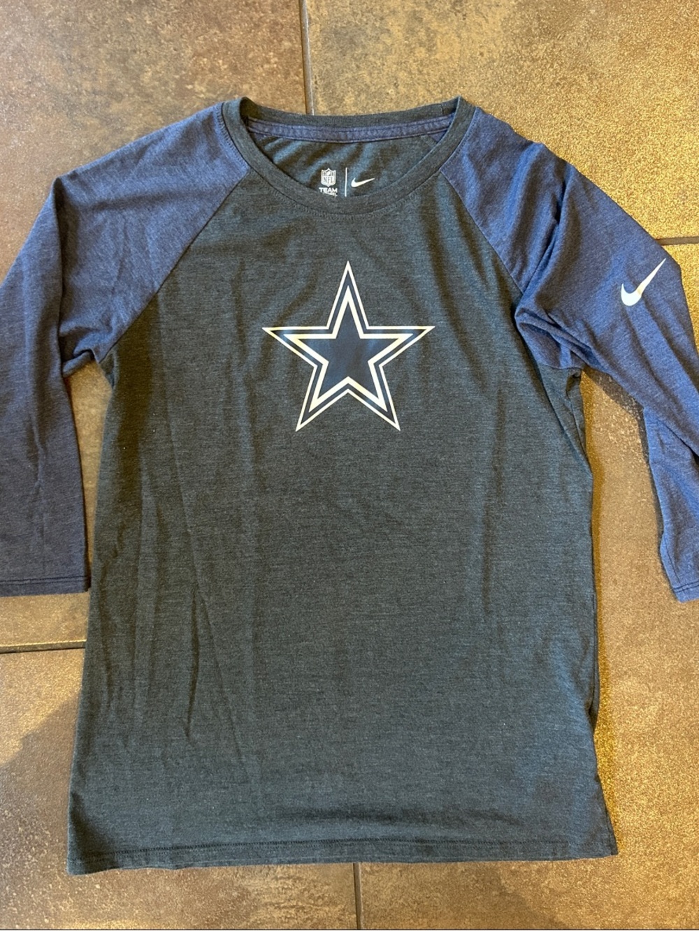 Nike ladies Navy and Gray Dallas Cowboys Star Raglan 3/4 Sleeve Tee